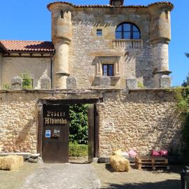 Palacio de los Alvarado en Las Merindades，位于El Ribero的酒店