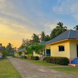 Thungwua laen resort，位于春蓬的酒店