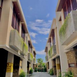 Putu Soemantri Four Persons Villas，位于登巴萨的酒店