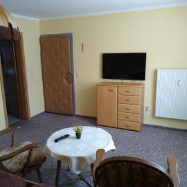 FeWo 12 45qm bis 3 Pers nahe Winterberg，位于施马伦贝格的酒店