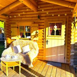 Idyllic Farm Cabin with Scenic Views and Concierge by SwissHut，位于锡格里斯维尔的酒店
