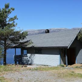 Cabin "Plum" in beautiful Hardanger，位于Utne的酒店