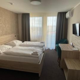 Hotel SPECTRUM，位于特尔纳瓦的酒店
