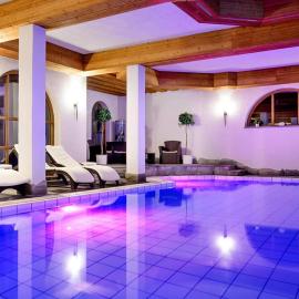 Holzschuhs Schwarzwaldhotel und Restaurant，位于拜尔斯布龙的酒店