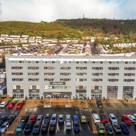 Village Hotel Swansea，位于斯旺西的酒店