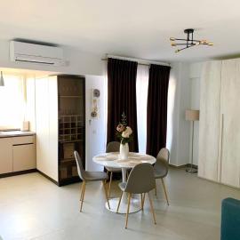 Oltenia Studio Decebal Residence Craiova，位于克拉约瓦的酒店