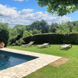 Cozy apartment with pool in Trequanda 40 m²，位于特雷宽达的酒店