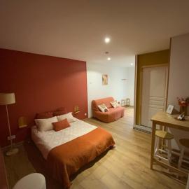 Chambre- Indépendant et Autonome，位于Santilly的酒店