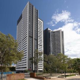 Hampton By Hilton Malaga Martiricos，位于马拉加的酒店