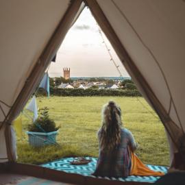 Trevena Cross Glamping & Camping，位于赫尔斯顿的酒店