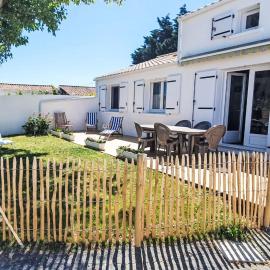 Holiday Home Charme de la Grande Bosse by Interhome，位于LʼÉpine的酒店