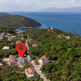2 Bedroom Stunning Apartment In Osobljava，位于Osobjava的酒店