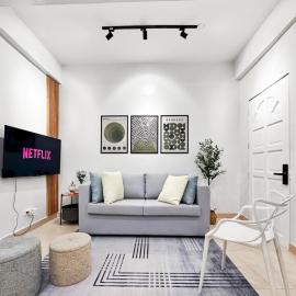Family Apartment By The Beach with Kitchen Netflix Station 3,位于长滩岛的酒店