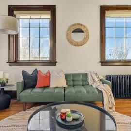 The Accountant - Sleeps 3 Guests - DT Drumheller，位于德兰赫勒的酒店