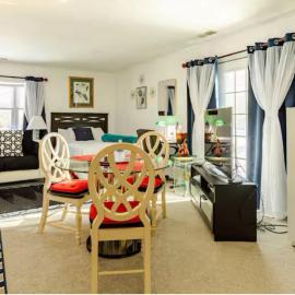 Charming Carmel Suite 8 min to Carmel Arts District