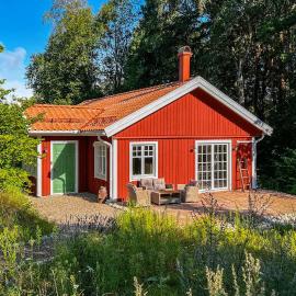 3 Bedroom Beautiful Home In Sölvesborg，位于瑟尔沃斯堡的酒店