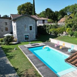 Villa au calme avec piscine