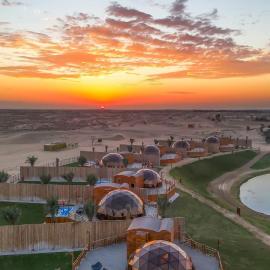Al Marmoom Dome Luxury Desert Experiential Stay，位于迪拜的酒店