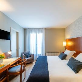 Hotel J. Balmes Vic，位于维克的酒店