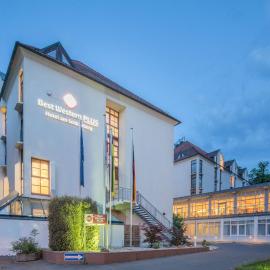 Best Western Plus Hotel Am Schlossberg，位于尼尔廷根的酒店