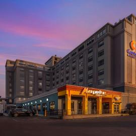 Comfort Inn & Suites Logan International Airport，位于里维尔的酒店