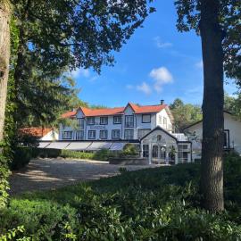 Landgoedhotel Villa Vennendal，位于宁斯佩特的酒店