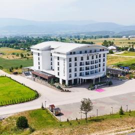 Karpalas City Hotel & Spa,位于博卢的酒店
