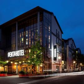 Pentahotel Rostock，位于罗斯托克的酒店