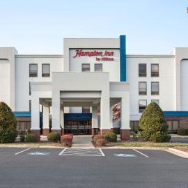 Hampton Inn Waynesboro/Stuarts Draft，位于Fishersville的酒店