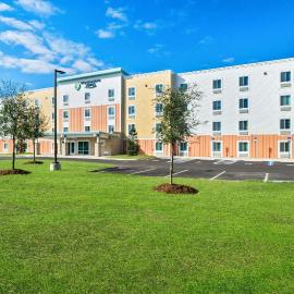 WoodSpring Suites Pensacola West，位于彭萨科拉的酒店