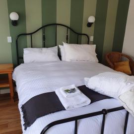 The Robinhood Inn - Drouin，位于Drouin West的酒店