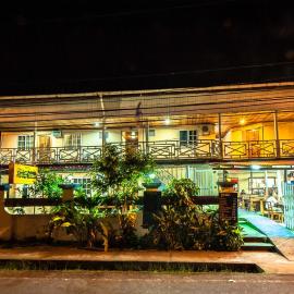 Hotel Posada Los Delfines,位于博卡斯德尔托罗的酒店