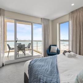 Belle Escapes - Ocean Views at the Bay，位于格莱内尔格的酒店
