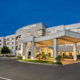 Courtyard Mt. Holly Westampton，位于维斯坦顿城的酒店