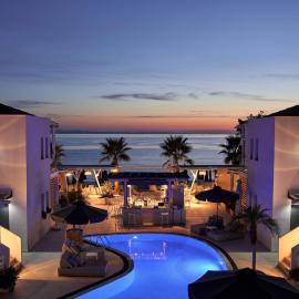 Icon Suites by the sea,位于波托什的酒店