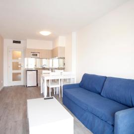 Apartamentos Port Eugeni，位于坎布里尔斯的酒店