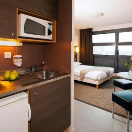 Séjours & Affaires Lille Europe，位于里尔的酒店