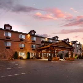 Best Western Plus Concord Inn,位于米诺阔的酒店