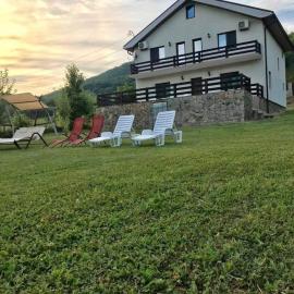 Casa de Vacanță Golful Drencova，位于Drencova的酒店