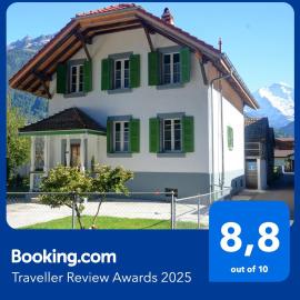Jungfrau Family Holiday Home，位于Matten的酒店