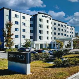 Courtyard Biloxi North/D'Iberville，位于比洛克西的酒店