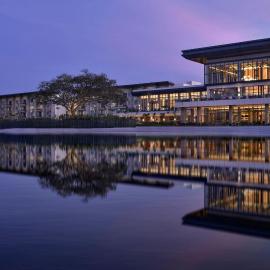 JW Marriott Hotel Bengaluru Prestige Golfshire Resort & Spa，位于班加罗尔的酒店