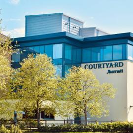Courtyard by Marriott Glasgow Airport，位于佩斯利的酒店