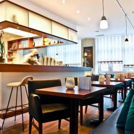 Courtyard by Marriott Dresden，位于德累斯顿的酒店