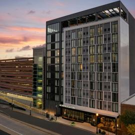 AC Hotel by Marriott St. Louis Clayton,位于克莱顿的酒店