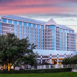 Renaissance Dallas North Hotel,位于法默斯布兰奇的酒店
