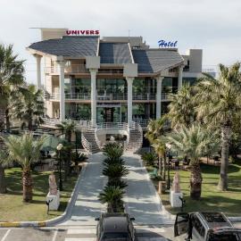 Hotel Univers Laç，位于Fushë-Milot的酒店