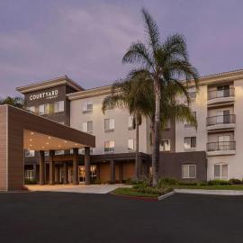 Courtyard Ventura Simi Valley，位于西米谷的酒店
