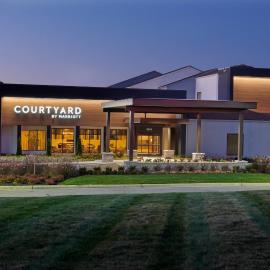 Courtyard by Marriott Indianapolis Castleton，位于Allisonville的酒店