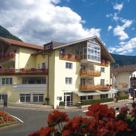 Hotel Tannerhof，位于思科纳的酒店
